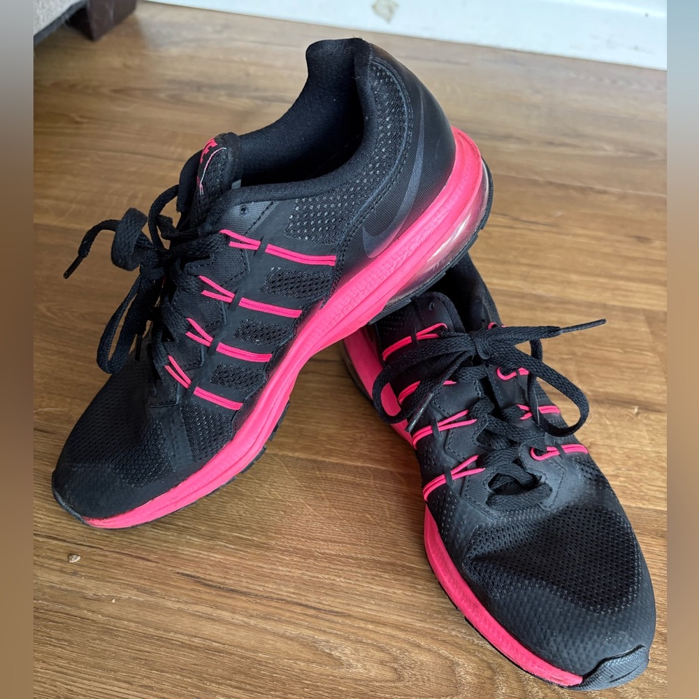 Nike Sneakers - Size 8